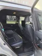 احجز الآن ليموزين مطار |  تاجير تويوتا لاند كروزر 2025 VIP مع سائق بخصم 30%!